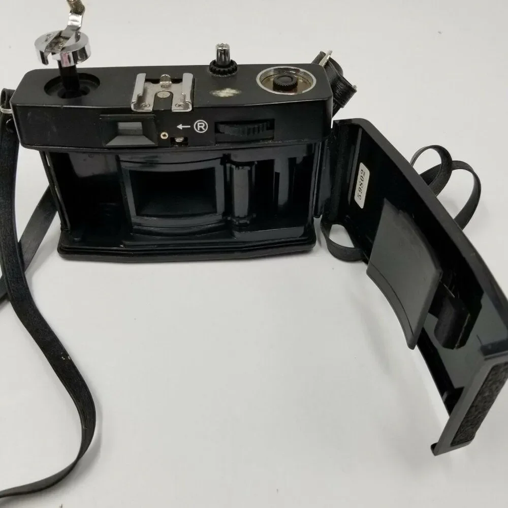 Vintage Bentley BX-3 35mm Film Camera 1:61 Optical Lens Series 425161